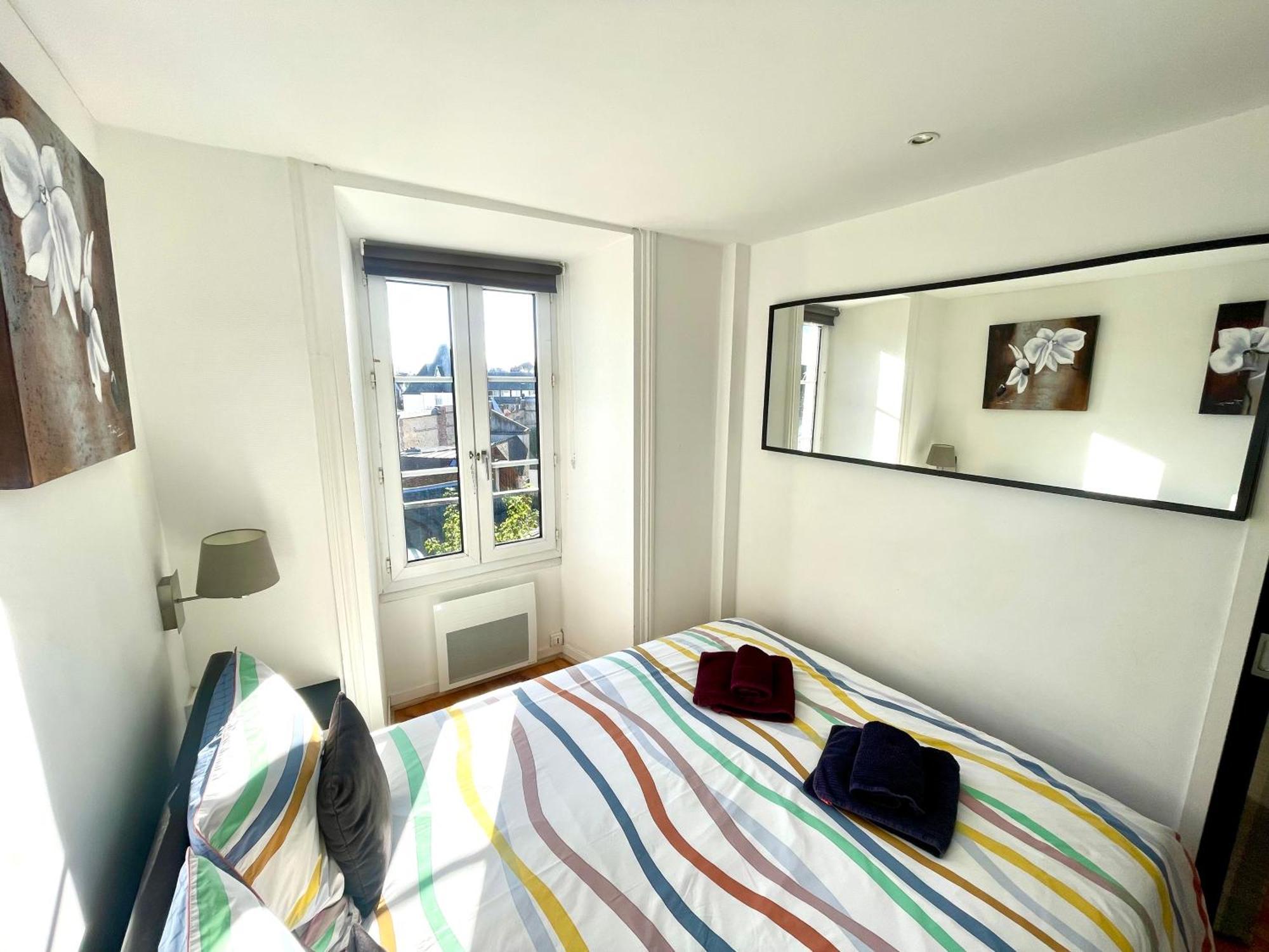 En Face De L'hotel Normandy - Dernier Etage Apartment *