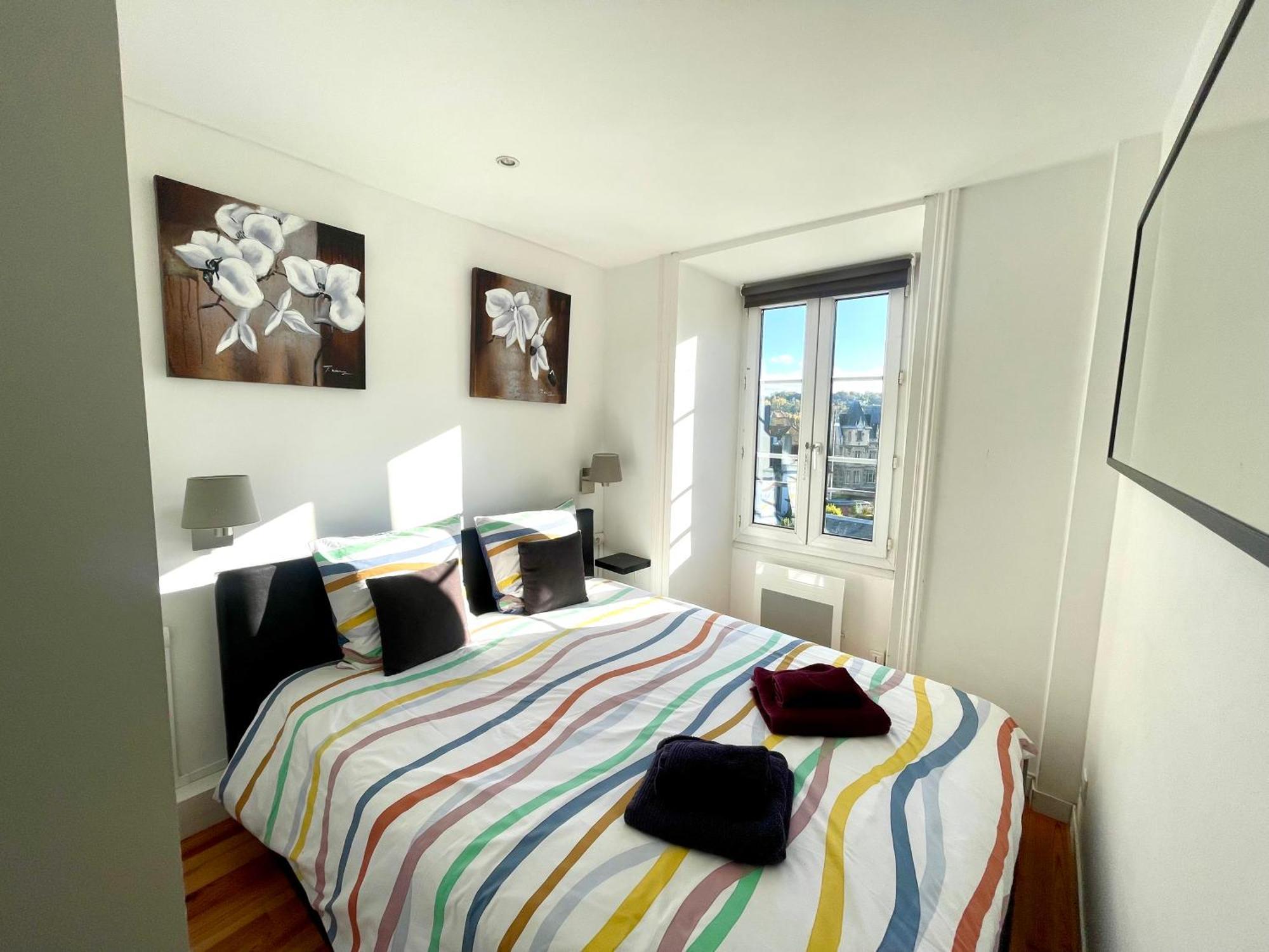 Apartment En Face De L'hotel Normandy - Dernier Etage *